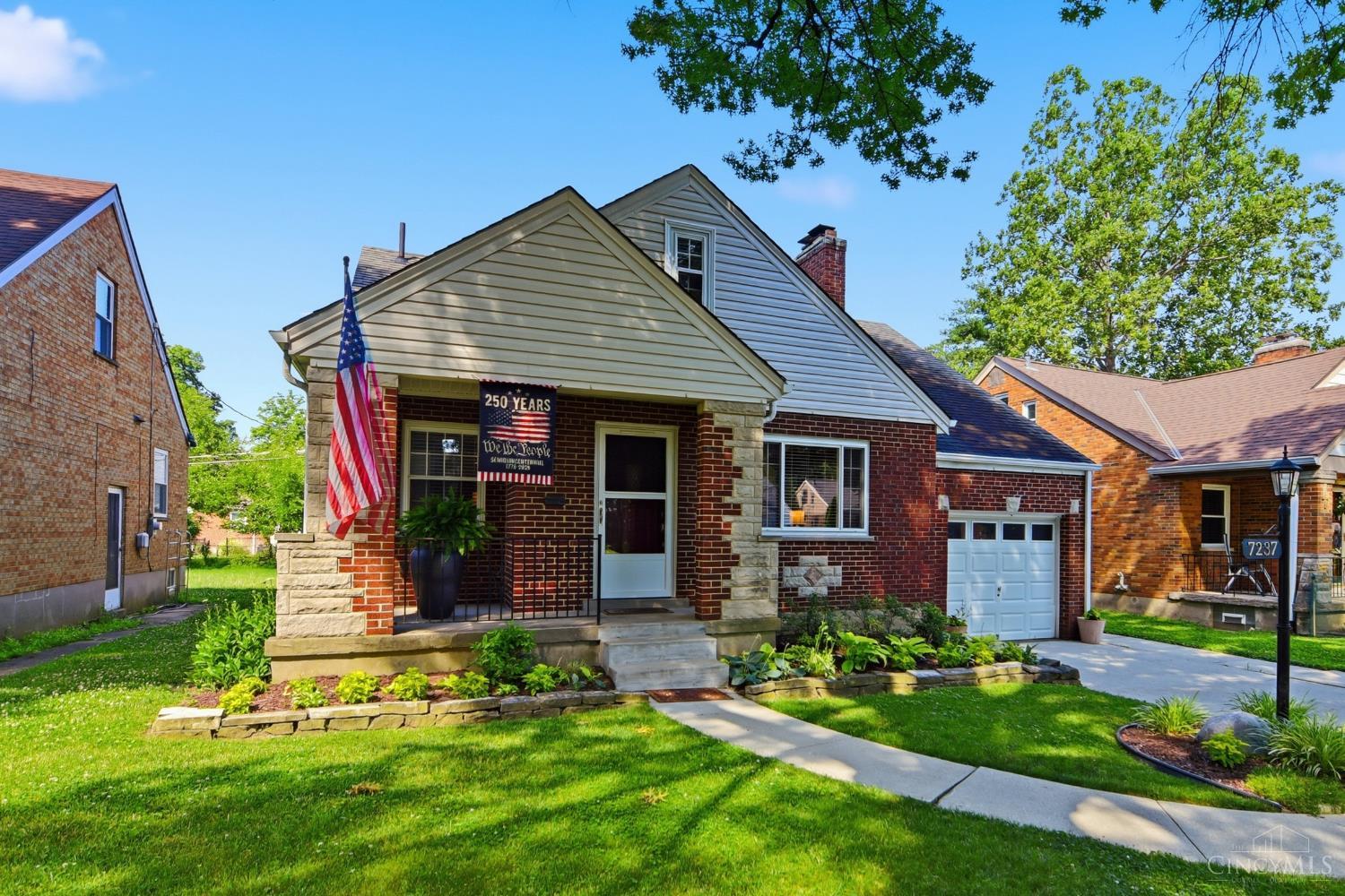 7237 Garden Road Cincinnati, OH 45236 - Photo 5 of 72