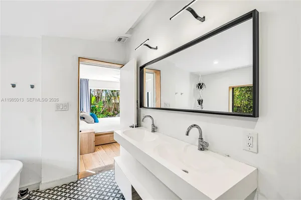 $6,500 | 1240 Southwest 21st Street, Miami, FL 33145