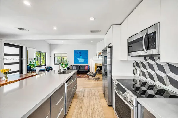 $6,500 | 1240 Southwest 21st Street, Miami, FL 33145