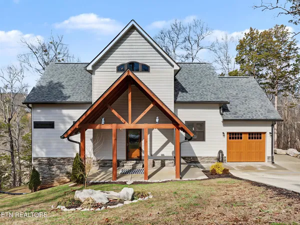 $749,900 | 134 Fairway Circle, Townsend, TN 37882