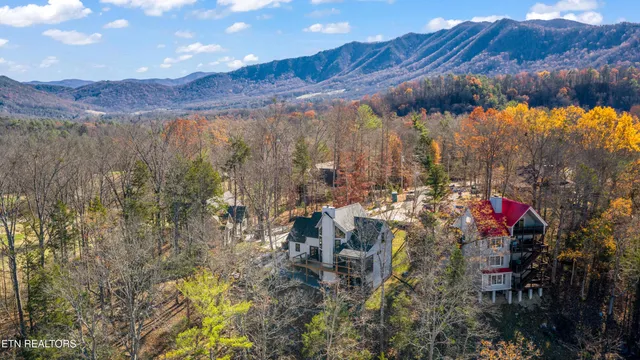 $765,000 | 134 Fairway Circle, Townsend, TN 37882