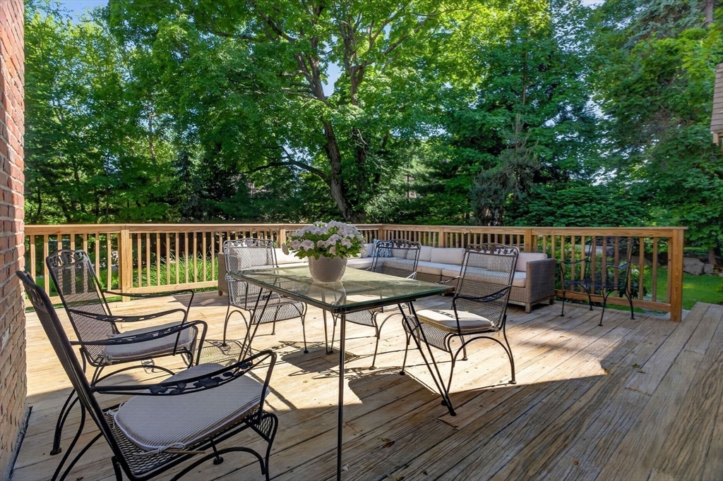 47 Longfellow Road Wellesley, MA 02481 - Photo 38 of 42