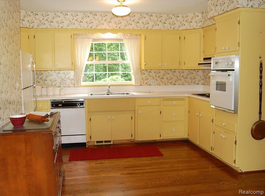 32433 Red Clover Road Farmington, MI 48334 - Photo 6 of 15 Kitchen