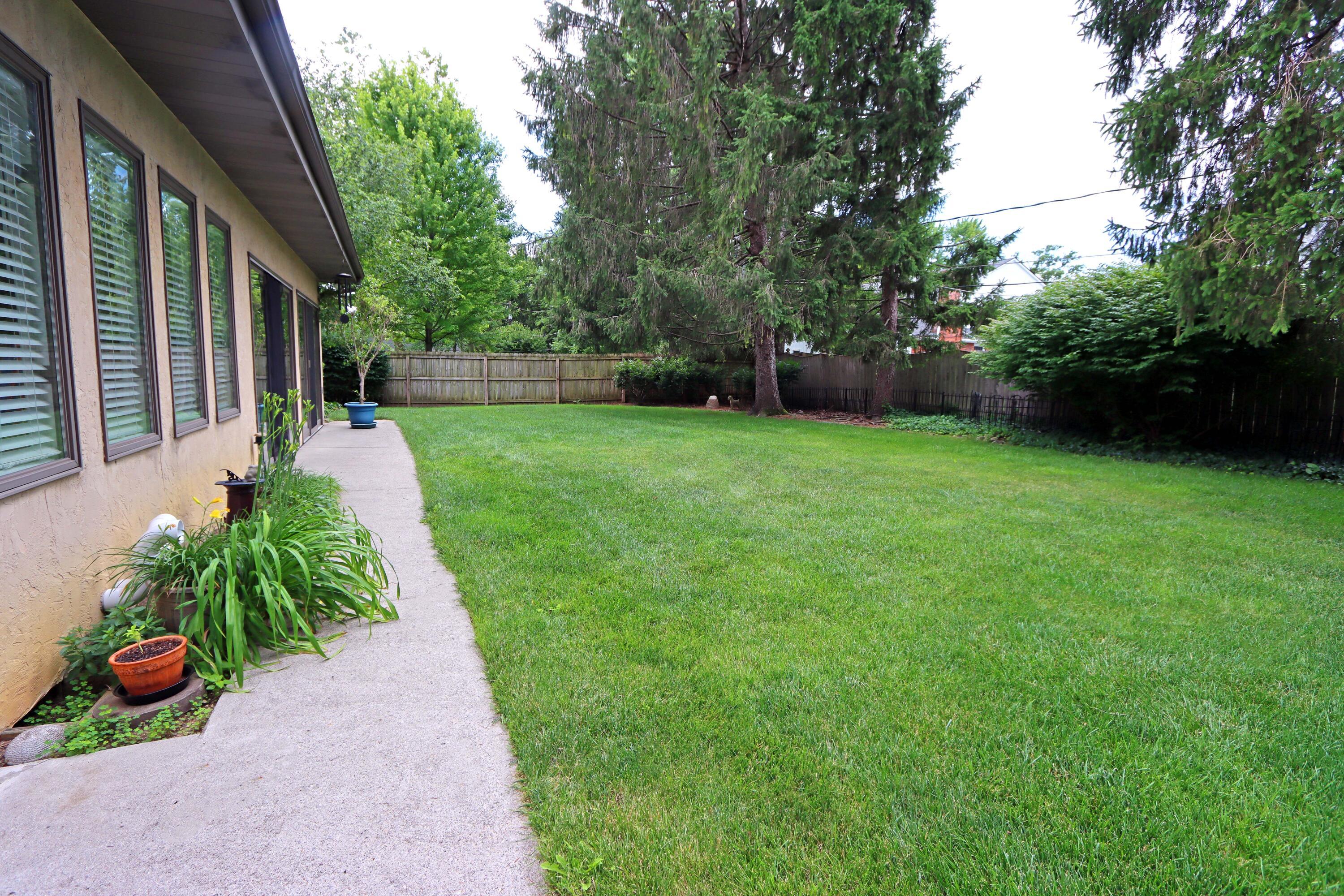 3969 Newhall Road Upper Arlington, OH 43220 - Photo 65 of 82 green healthy backyard easy for mowing