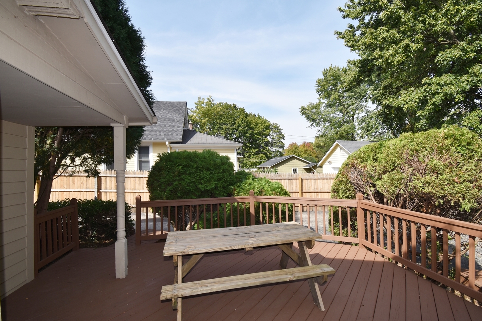 313 East State Street Geneva, IL 60134 - Photo 21 of 31 a view of balcony with furniture