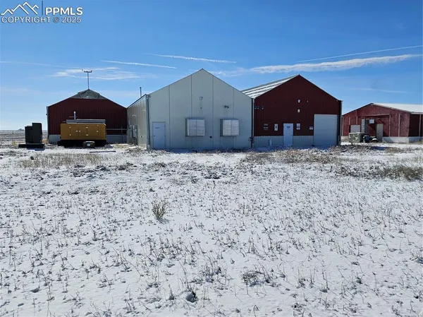 $700,000 | 40444 Bush Road, Avondale, CO 81022