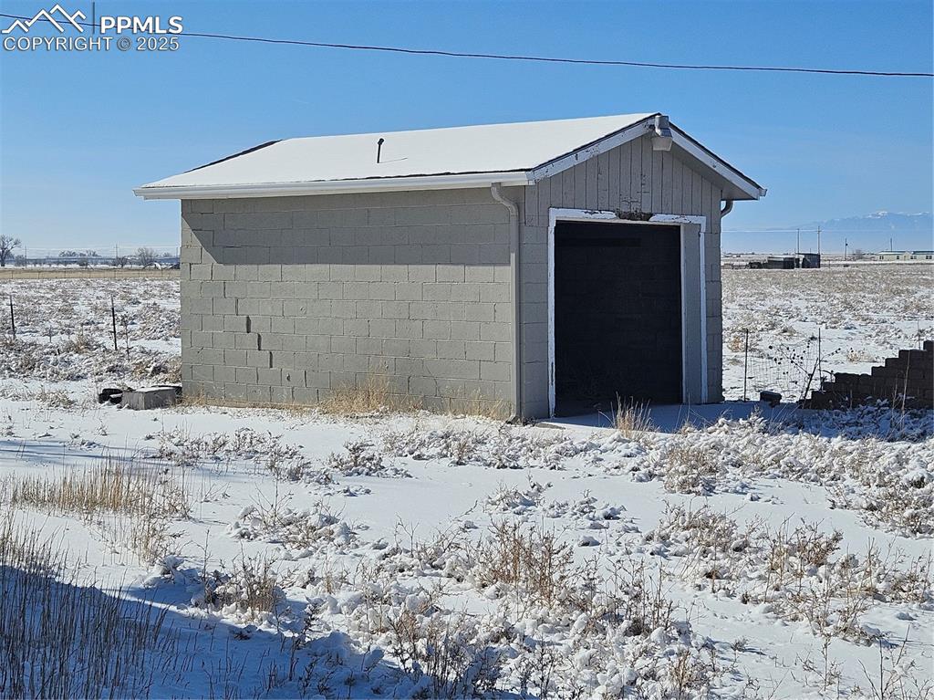 40444 Bush Road Avondale, CO 81022 - Photo 2 of 12 a front view of a house