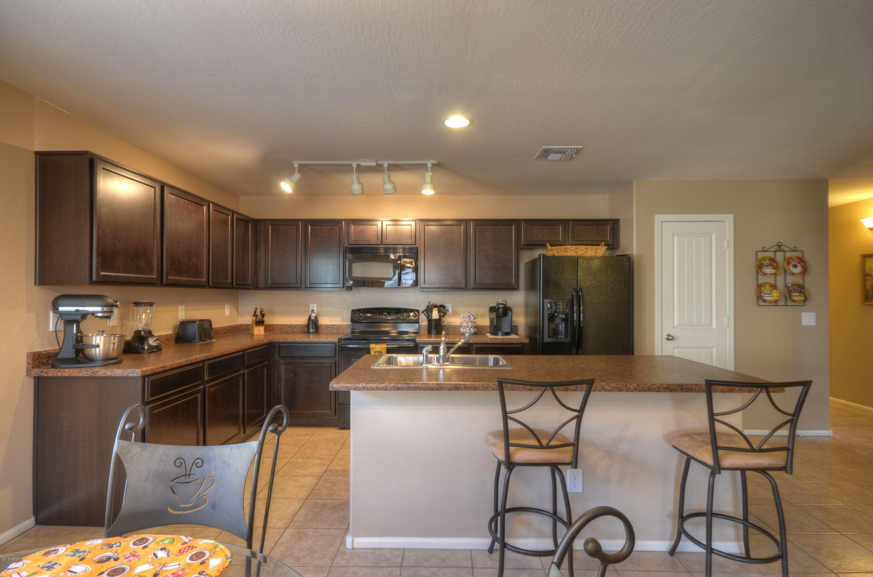 8715 West Payson Road Tolleson, AZ 85353 - Photo 11 of 30 Kitchen (3)
