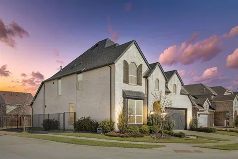 $549,000 | 1812 Mcdougall Creek, Van Alstyne, TX 75495