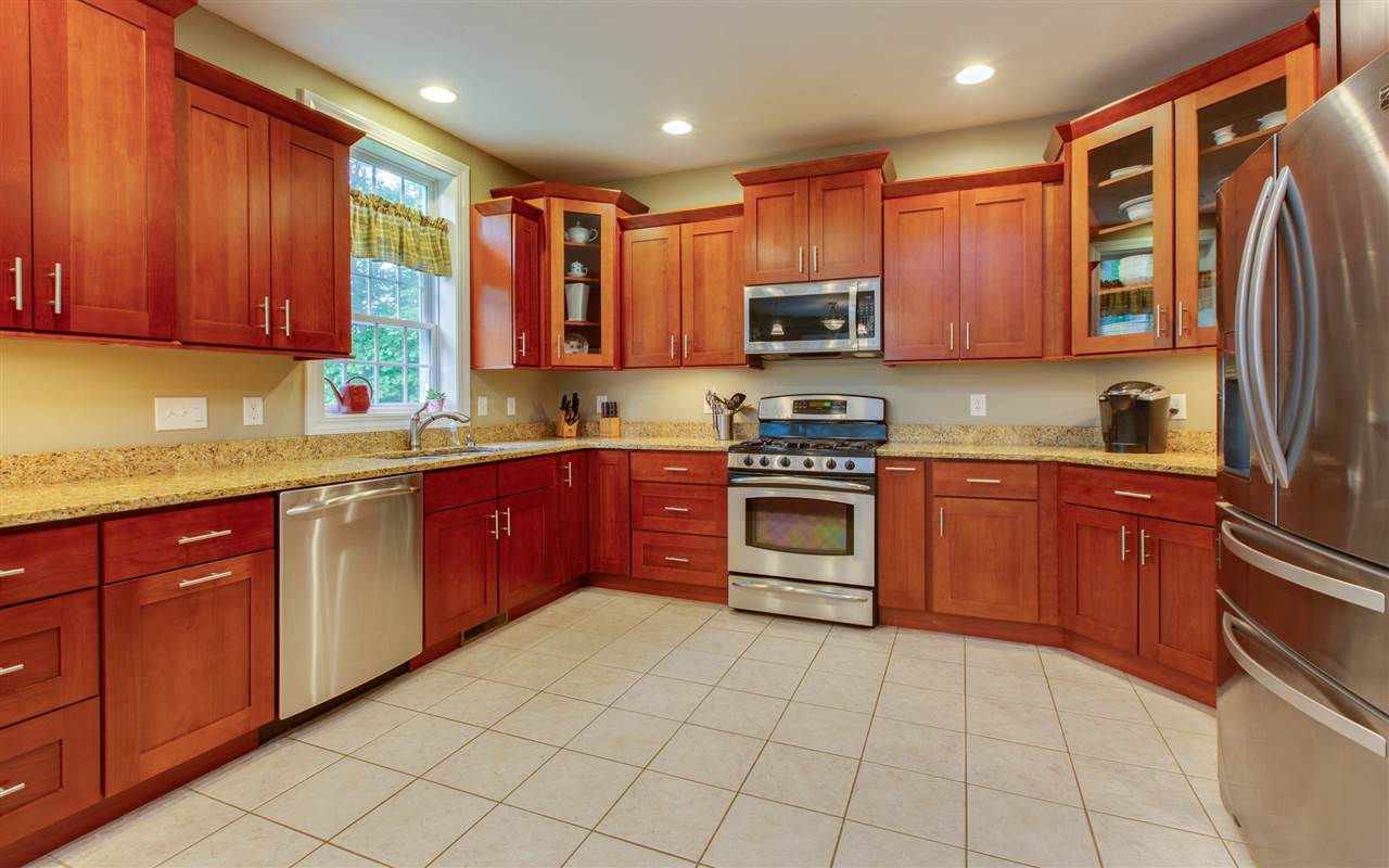 11 Apollo Way Salem, NH 03079 - Photo 2 of 37 Gallery Image 2