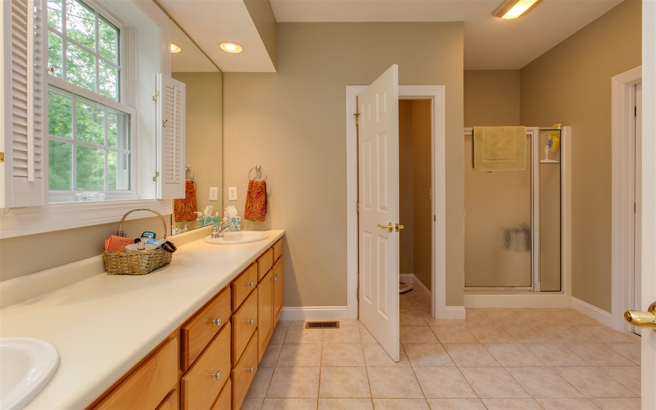 11 Apollo Way Salem, NH 03079 - Photo 18 of 37 Gallery Image 18