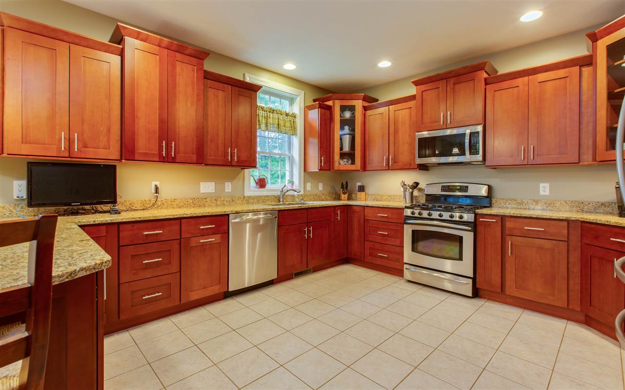 11 Apollo Way Salem, NH 03079 - Photo 3 of 37 Gallery Image 3