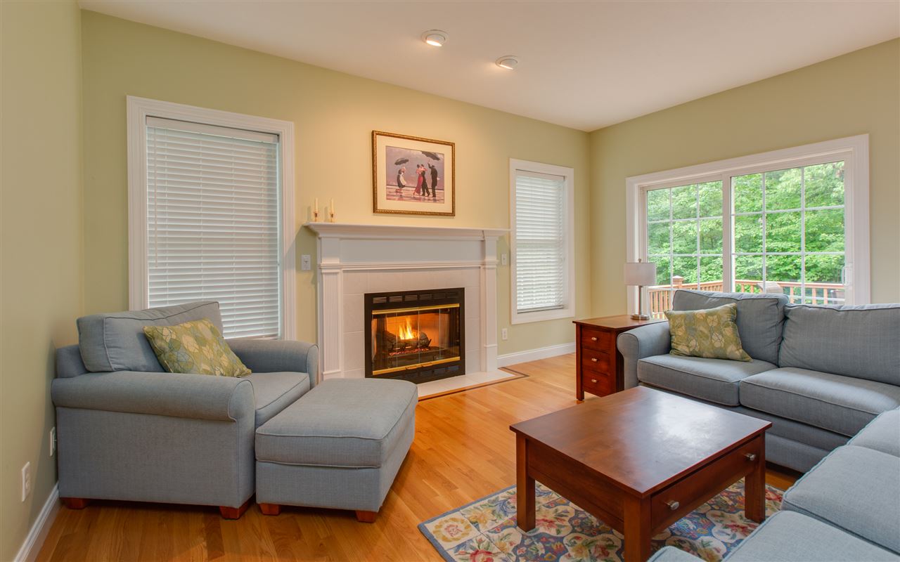 11 Apollo Way Salem, NH 03079 - Photo 7 of 37 Gallery Image 7