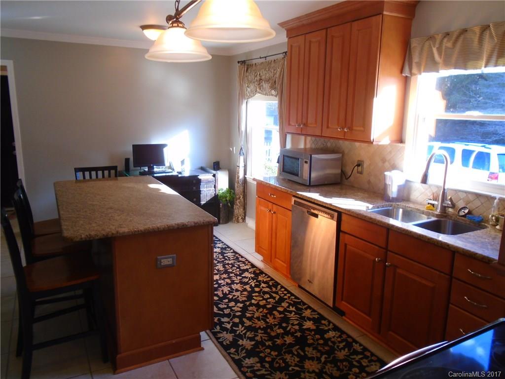 200 Farris Road Clover, SC 29710 - Photo 8 of 22 Gallery Image 8