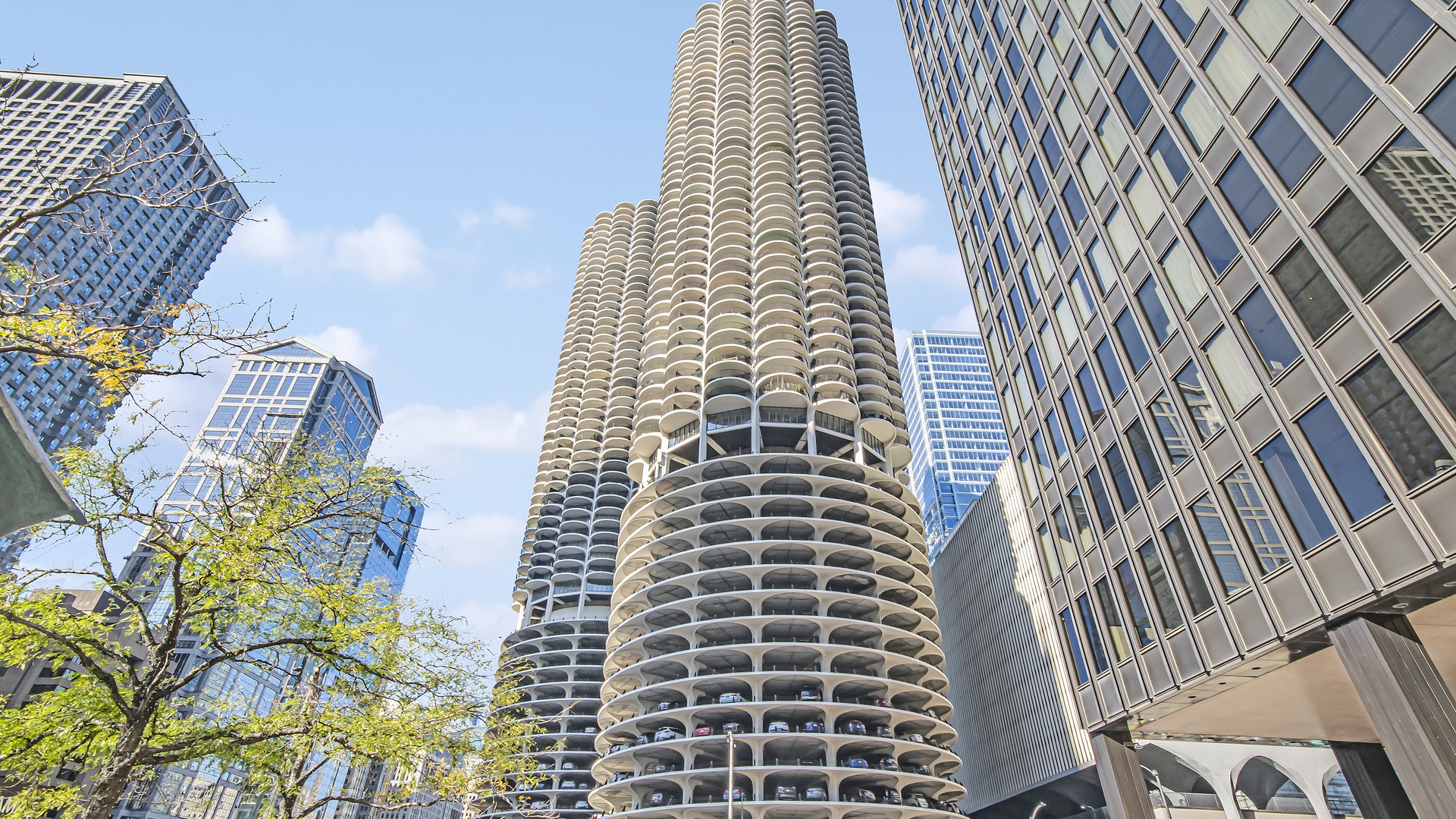 Parking garage marina city chicago hi-res stock photography and