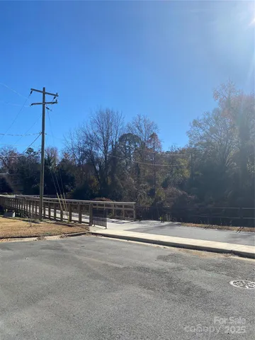 $304,900 | 524 Wakefield Drive, Unit A, Charlotte, NC 28209