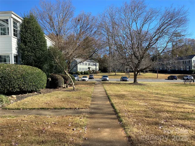 $304,900 | 524 Wakefield Drive, Unit A, Charlotte, NC 28209