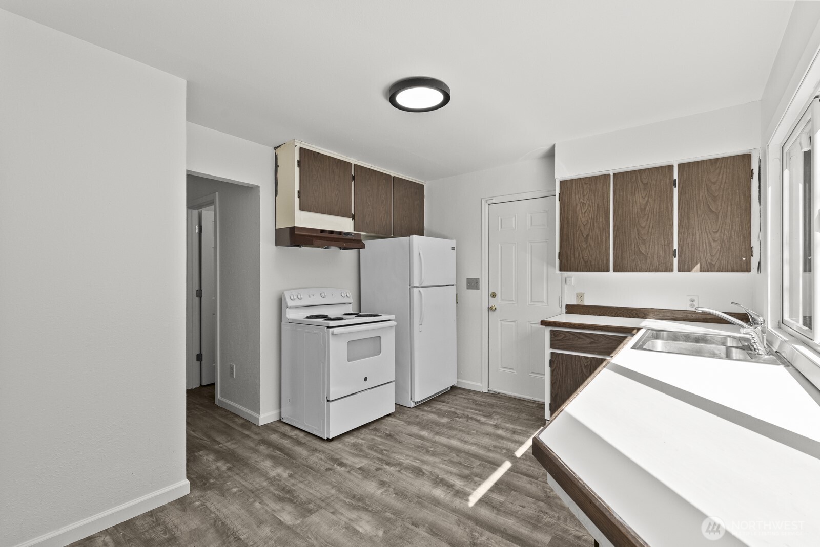 9701 Hipkins Road Southwest Lakewood, WA 98498 - Photo 8 of 19 Gallery Image 8