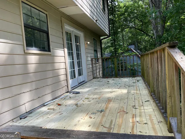 a view of backyard with small cabin