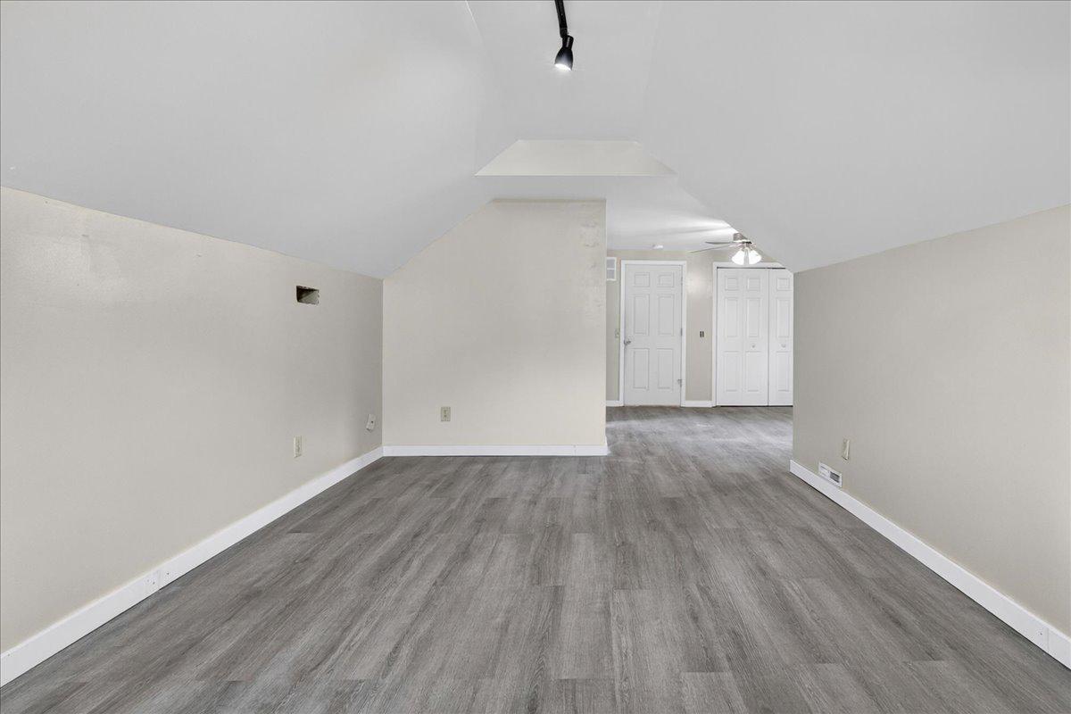 1865 Wilderness Road Lancaster, PA 17603 - Photo 19 of 39 Upper Level _ Spacious Owners Suite