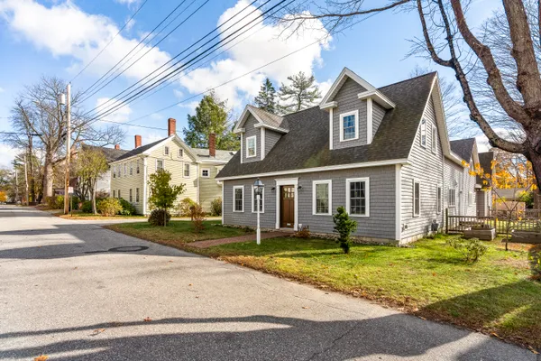 $1,145,000 | 9 Potter Street, Brunswick, ME 04011