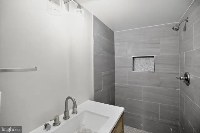 $650,000 | 712 Congress Street Southeast, Washington, DC 20032