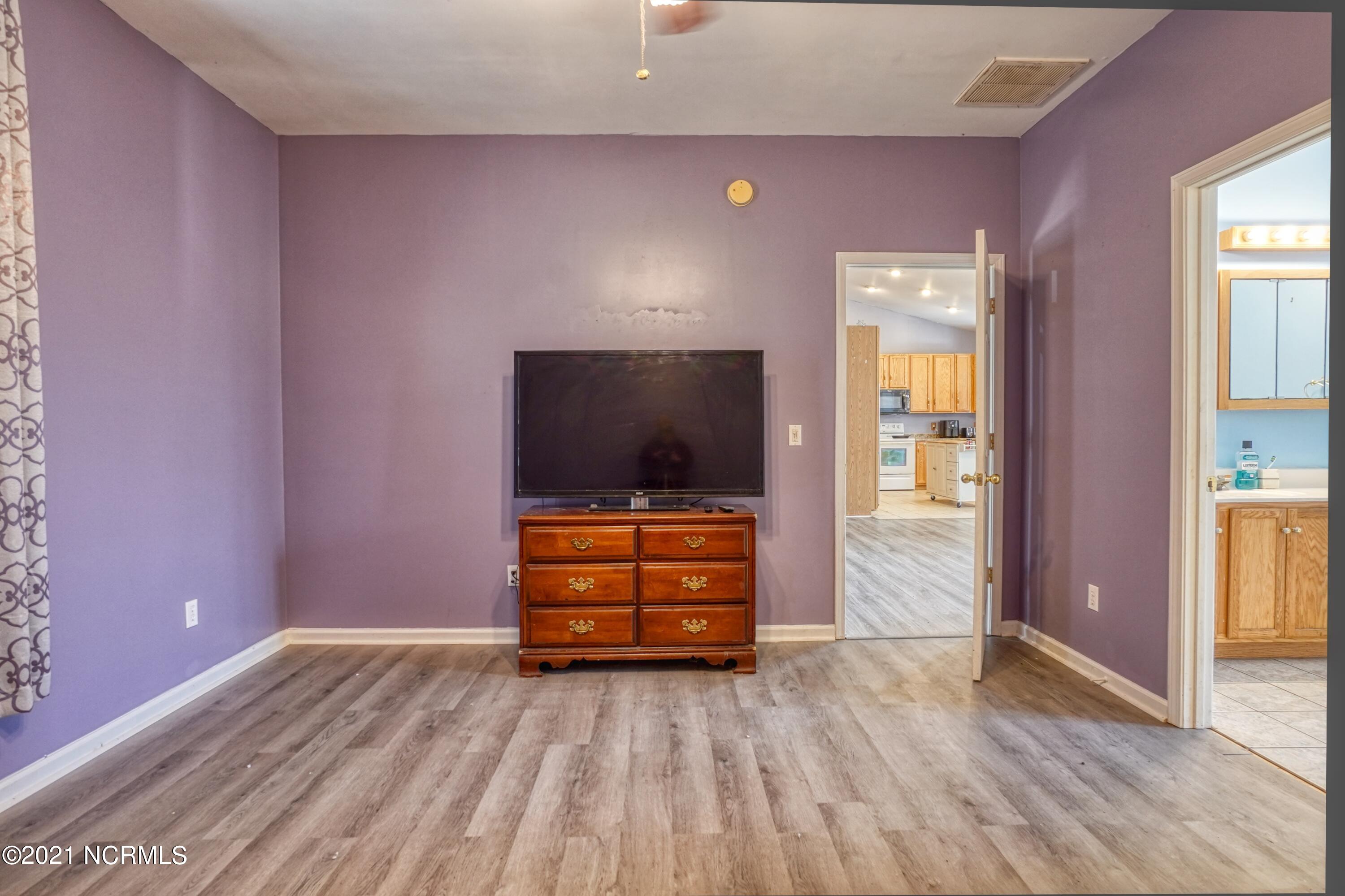 1165 Buchanan Road Southport, NC 28461 - Photo 11 of 26 11