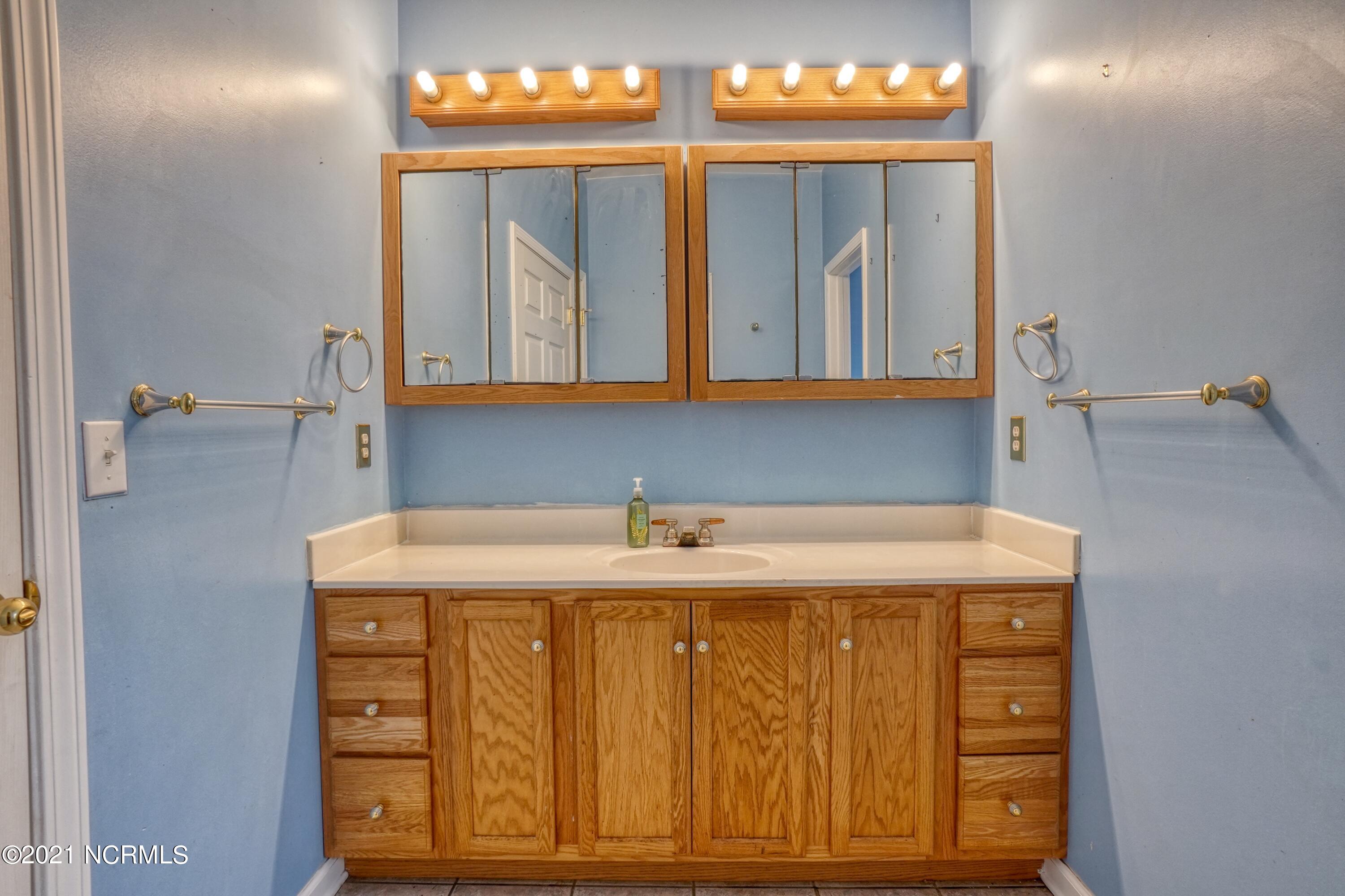 1165 Buchanan Road Southport, NC 28461 - Photo 21 of 26 20
