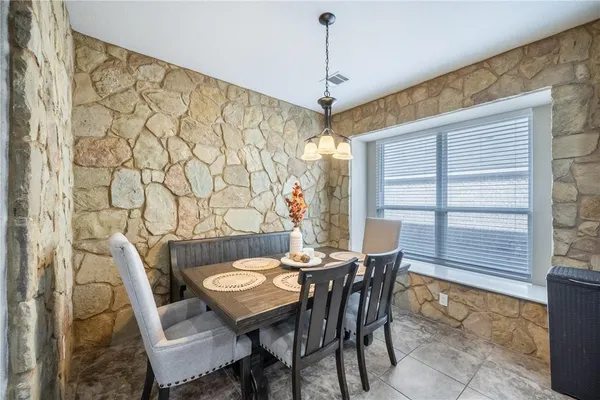 $2,850 | 273 Everglade Drive, Buda, TX 78610