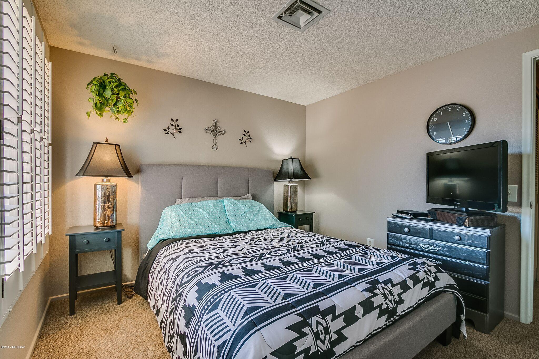 7481 North Juniper Road Tucson, AZ 85741 - Photo 11 of 17 Gallery Image 11