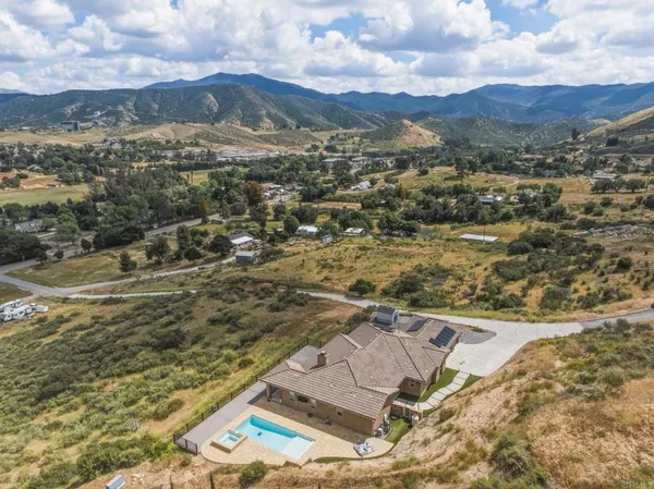 $1,375,000 | 1910 Harbison Canyon Road, El Cajon, CA 92019
