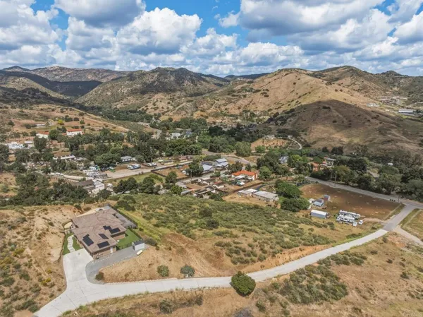 $1,375,000 | 1910 Harbison Canyon Road, El Cajon, CA 92019