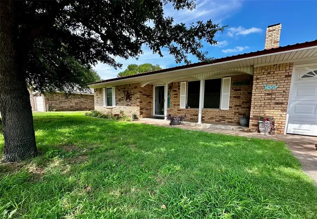 $199,900 | 1209 North Park Street, Seymour, TX 76380