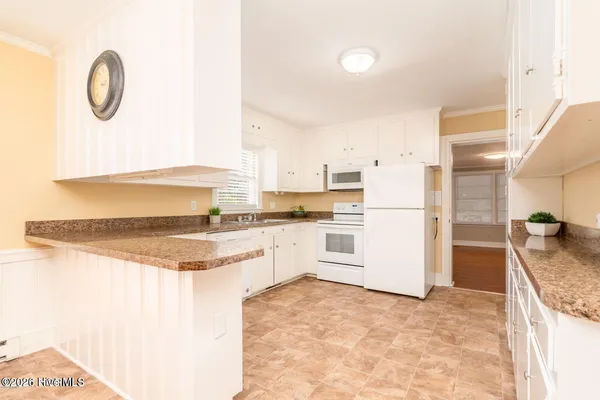 $2,400 | 1909 East 8th Street, Greenville, NC 27858