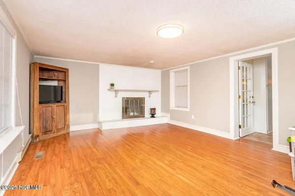 $2,400 | 1909 East 8th Street, Greenville, NC 27858