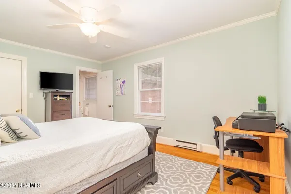 $2,400 | 1909 East 8th Street, Greenville, NC 27858