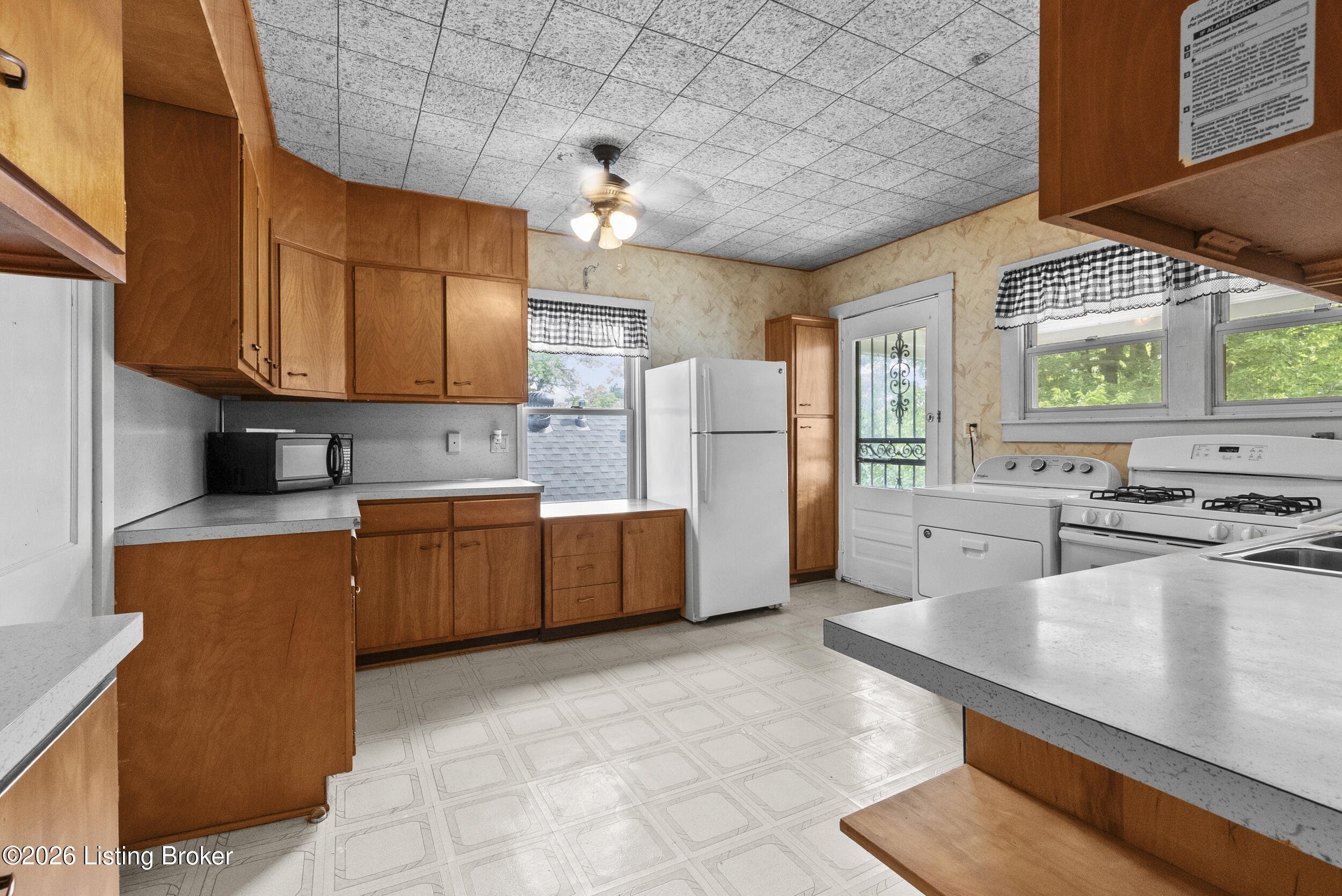 2312 Dundee Road Louisville, KY 40205 - Photo 27 of 49 dsc00648