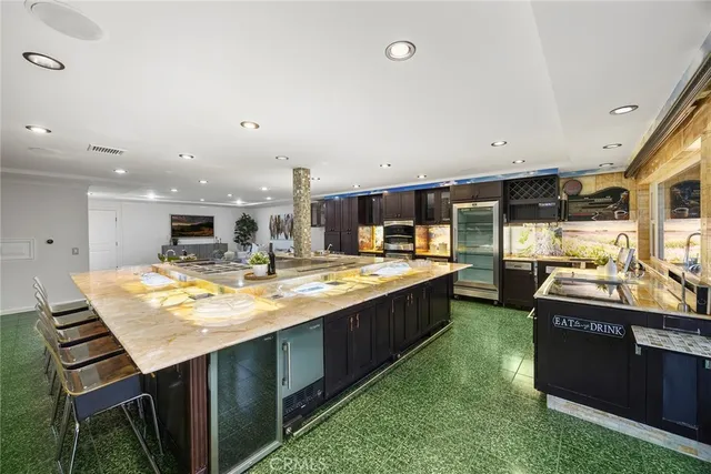 $2,299,999 | 6641 East Canyon Hills Road, Anaheim Hills, CA 92807