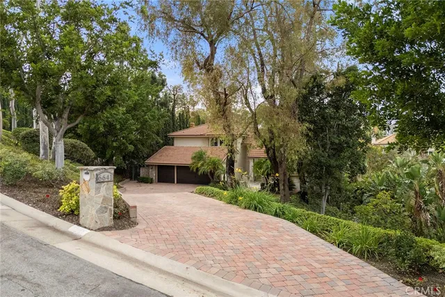 $2,299,999 | 6641 East Canyon Hills Road, Anaheim Hills, CA 92807