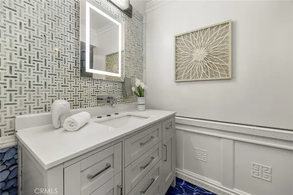 $2,189,999 | 6641 East Canyon Hills Road, Anaheim Hills, CA 92807