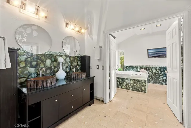 $2,299,999 | 6641 East Canyon Hills Road, Anaheim Hills, CA 92807