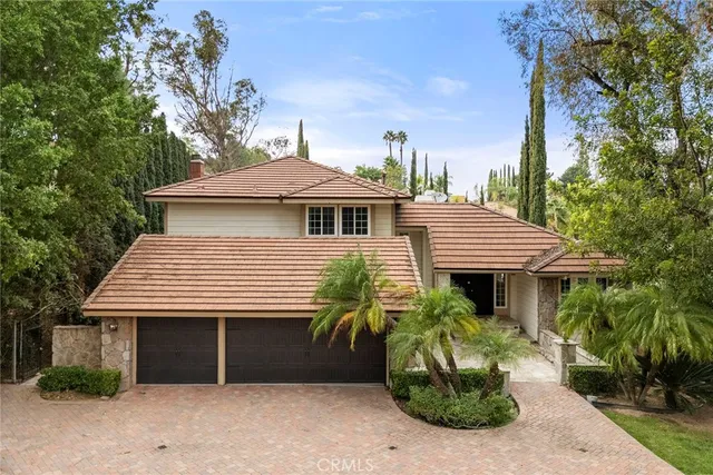 $2,299,999 | 6641 East Canyon Hills Road, Anaheim Hills, CA 92807