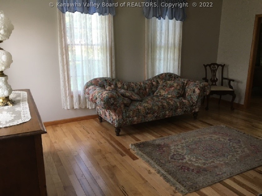 1054 Crestmont Road Hurricane, WV 25526 - Photo 3 of 20 Gallery Image 3