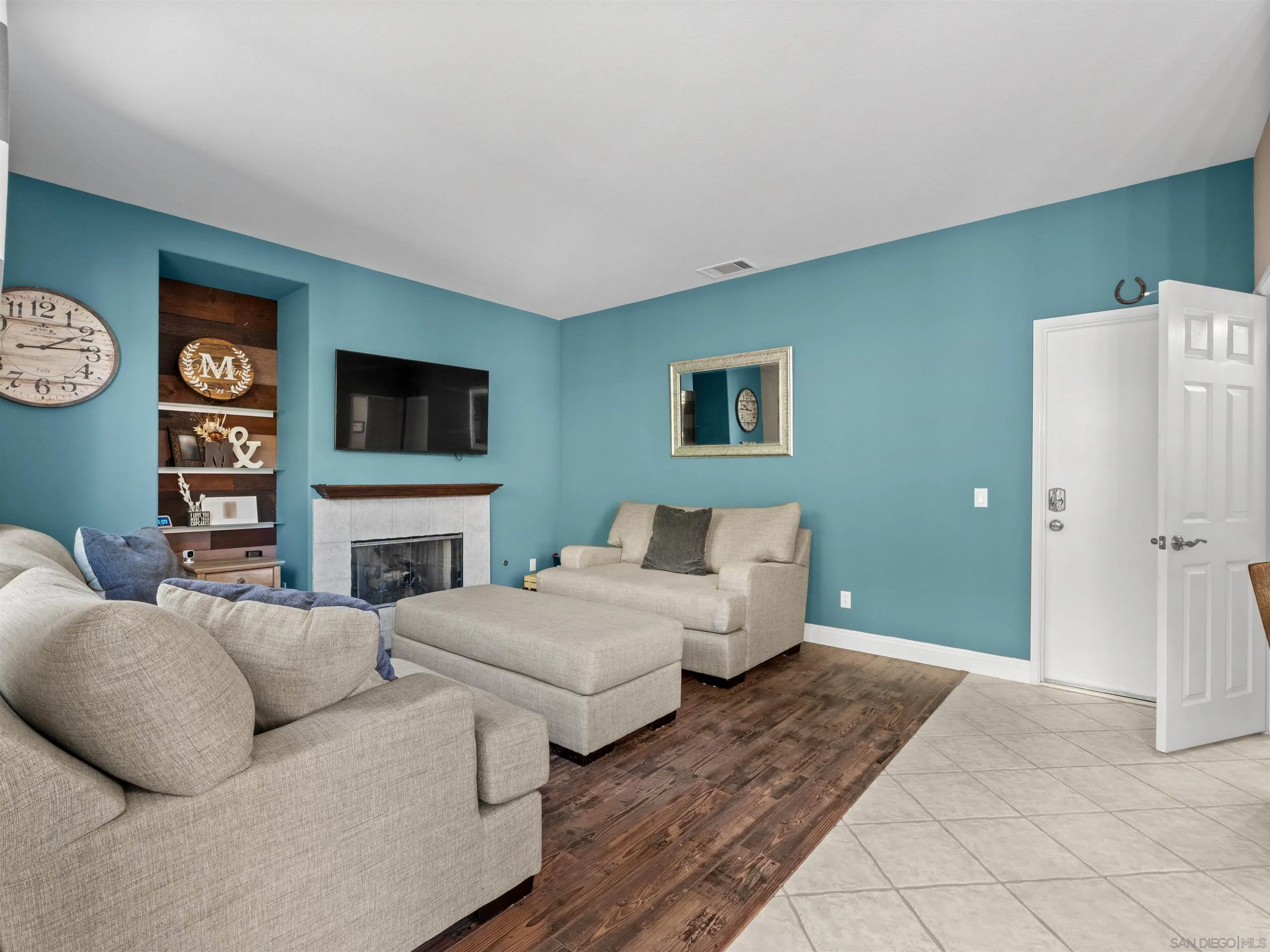 2925 Sunhaven Court Alpine, CA 91901 - Photo 7 of 19 a living room with furniture and a flat screen tv