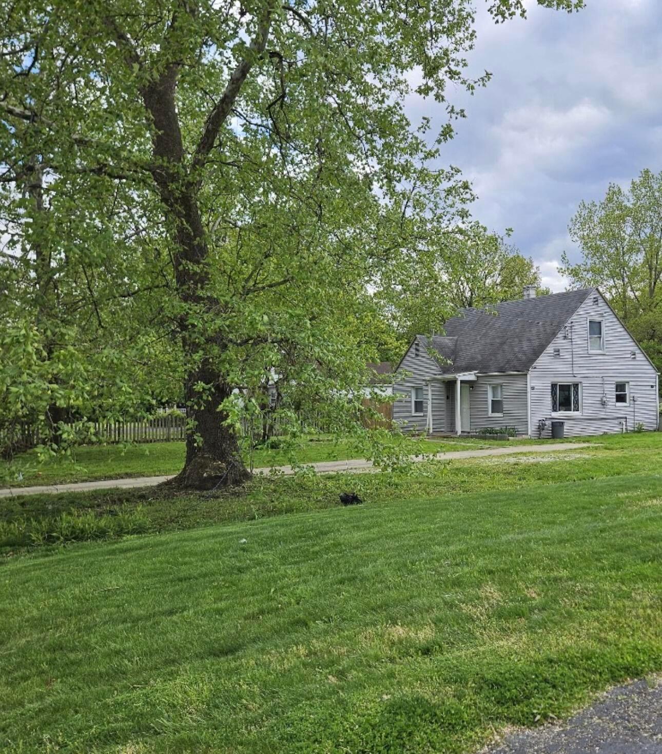 1349 Crest Road Reynoldsburg, OH 43068 - Photo 3 of 17