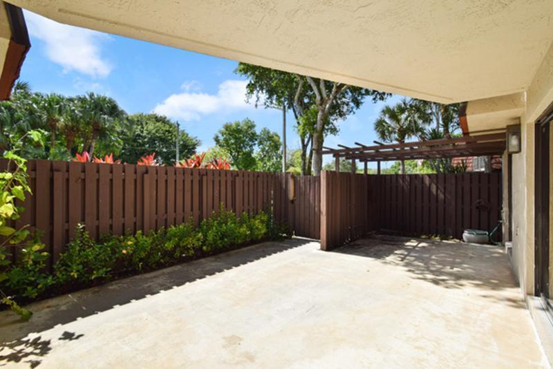 8535 Boca Rio Drive Boca Raton, FL 33433 - Photo 3 of 14 3