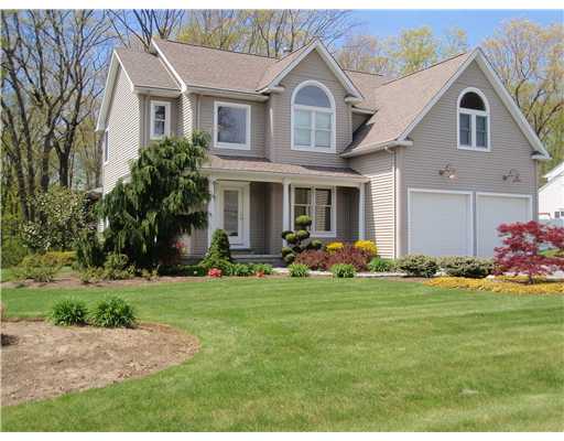 41 Peveril Road Cranston, RI 02921 - Photo 1 of 12 Exterior Front.
