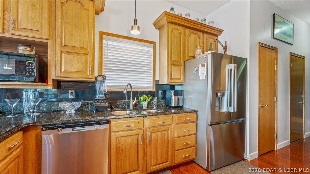 531 Minnowbrook Road Camdenton, MO 65020 - Photo 4 of 53