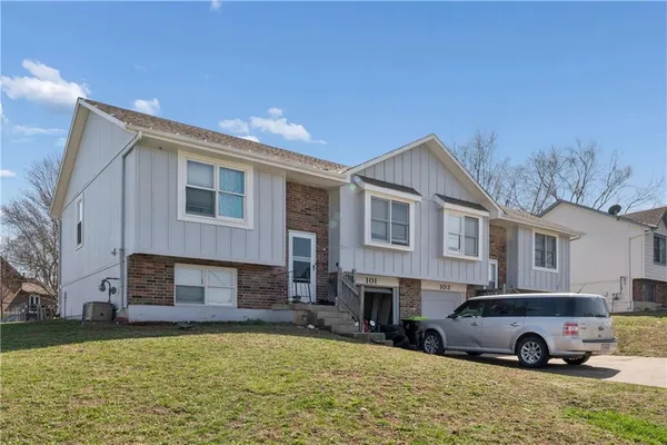 $300,000 | 101-103 Brookridge Drive, Harrisonville, MO 64701