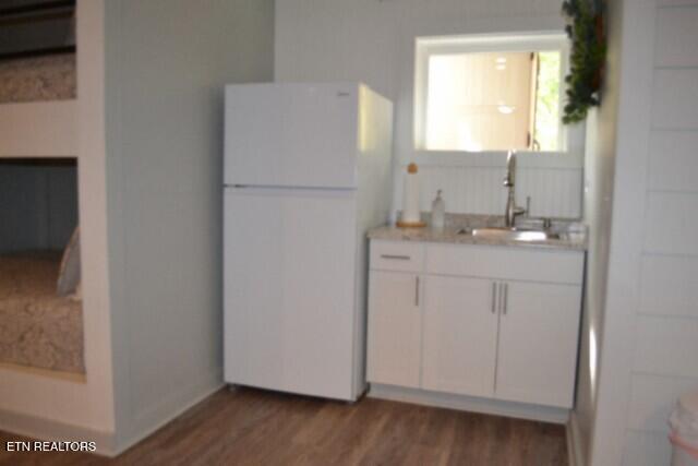 450 Cedar Hill Road Celina, TN 38551 - Photo 29 of 60 Unit 2- Lower Unit- Sink & Refrigerator